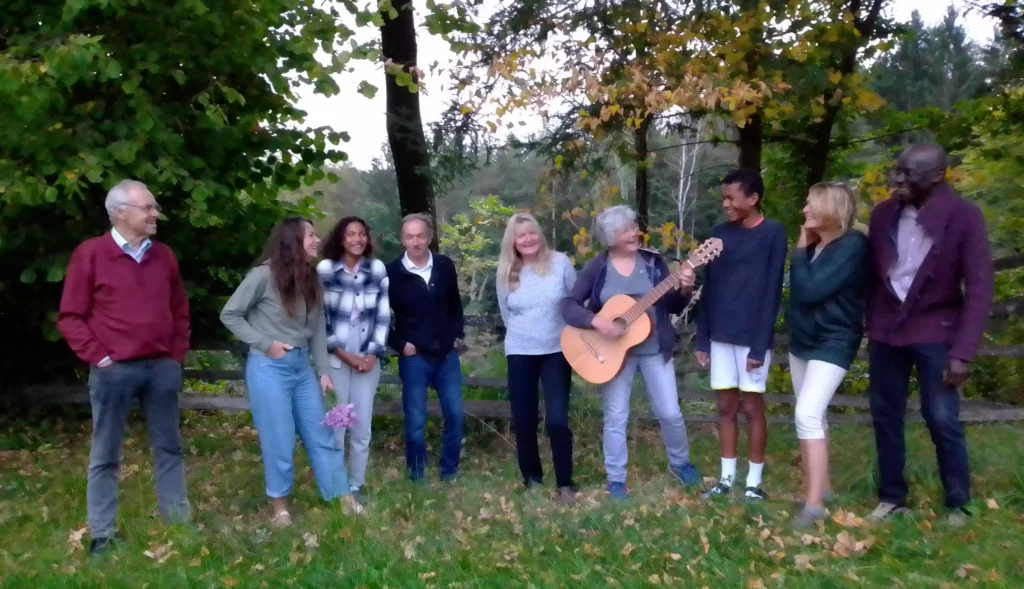 Familie singt.